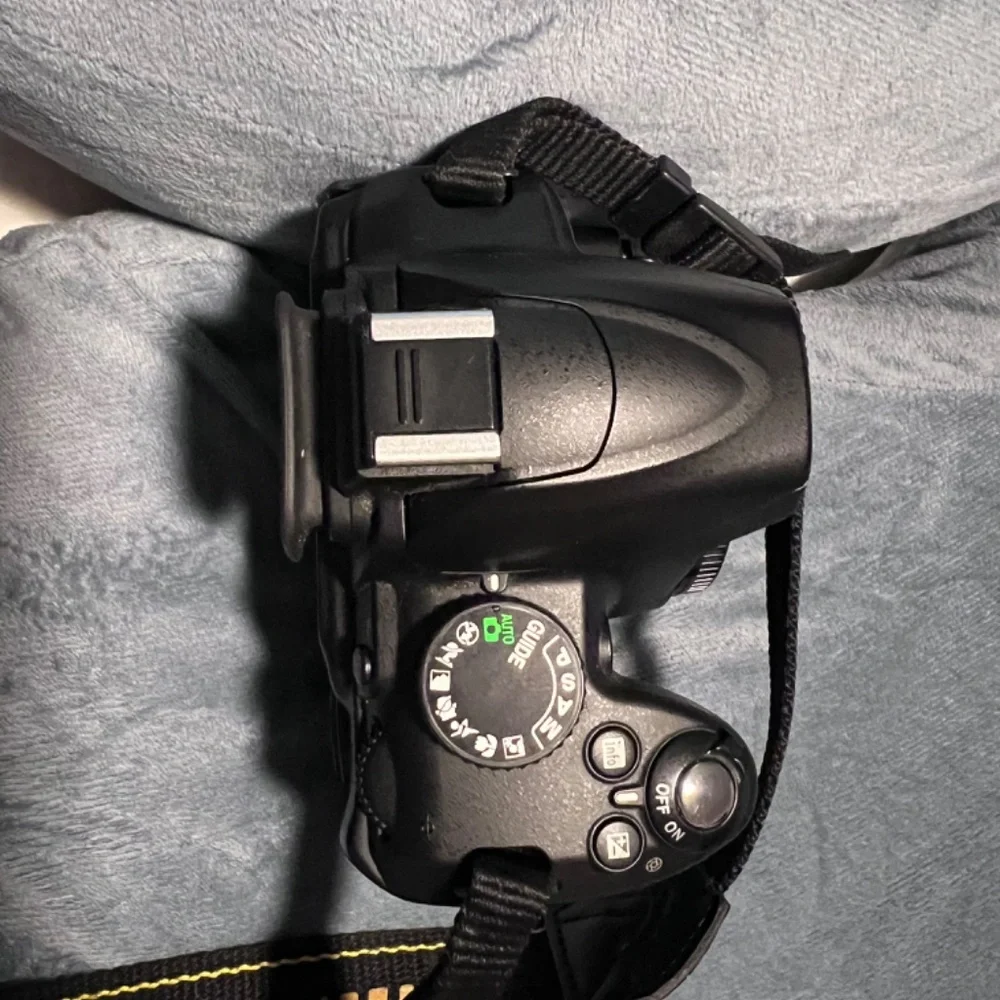 Nikon D 3000